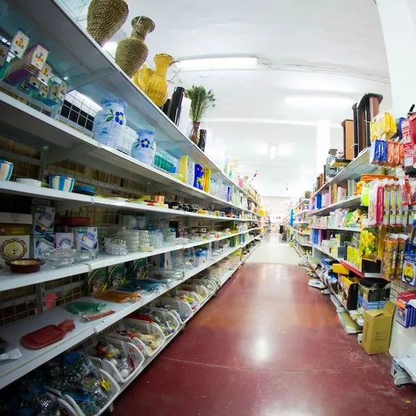 double-sided gondola shelves